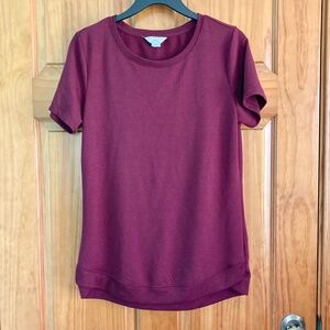 Women’s size small Danskin burgundy/maroon gently used short sleeved top